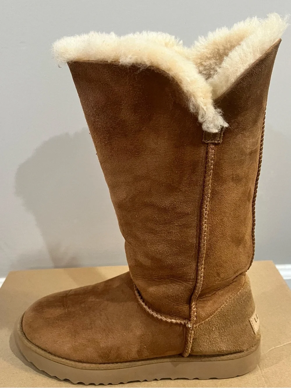 UGG Classic Cuff Tall Women’s 7.5 Chestnut Suede Shearling Tall Boots